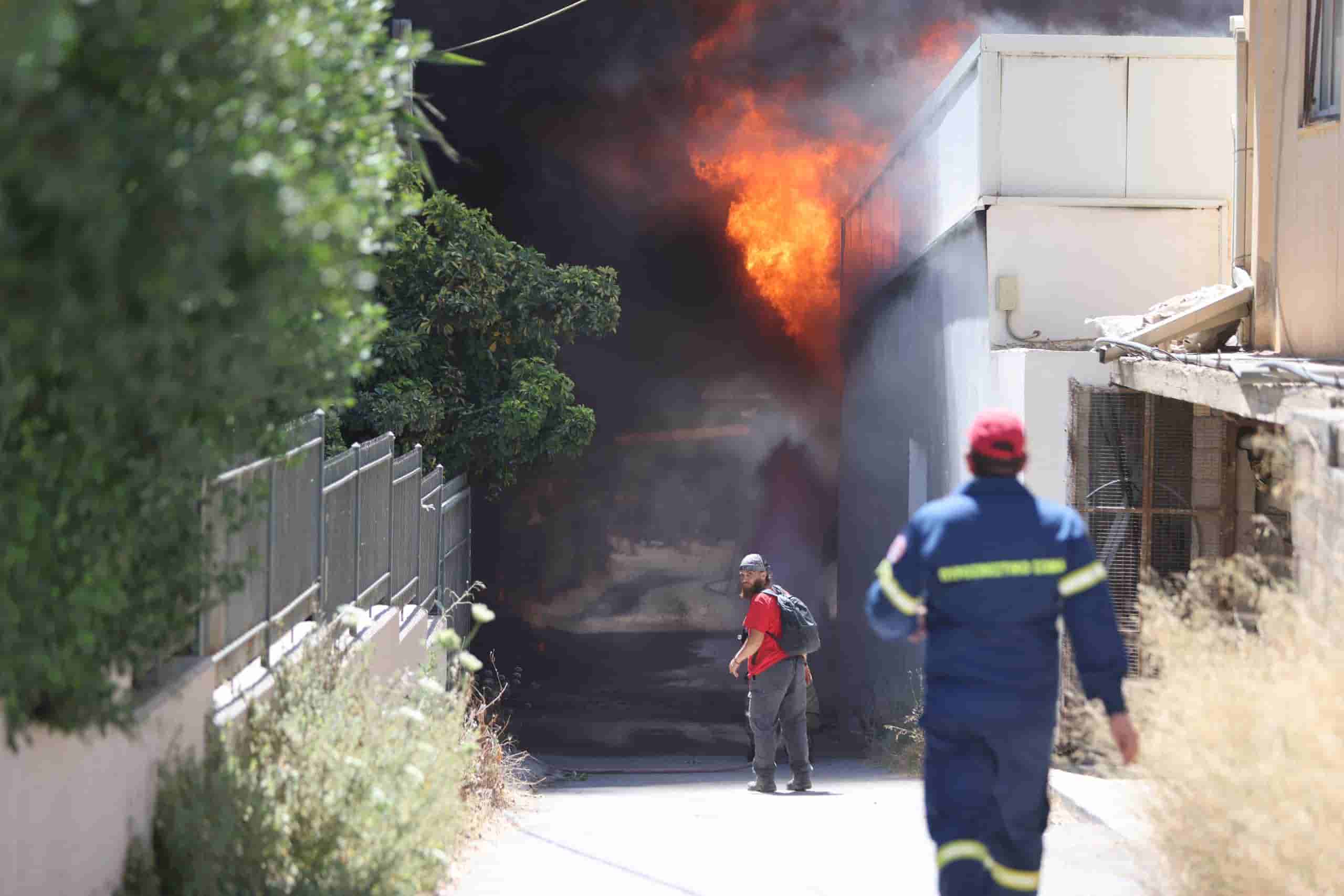 Η Μαντόνα στην Εβδομάδα Μόδας του Παρισιού με διάφανο φόρεμα και χωρίς σουτιέν – Βίντεο