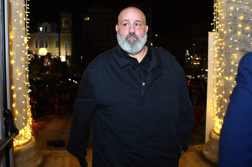 Η Γη της Ελιάς: Η Μαρουσώ γεννάει μέσα στο κελί – Το τέλος της
