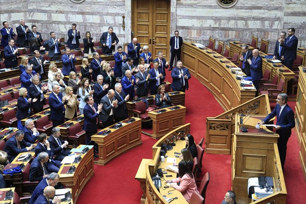 Μία νύχτα μόνο: Άγρια σύγκρουση στέλνει την Ελένη στο νοσοκομείο