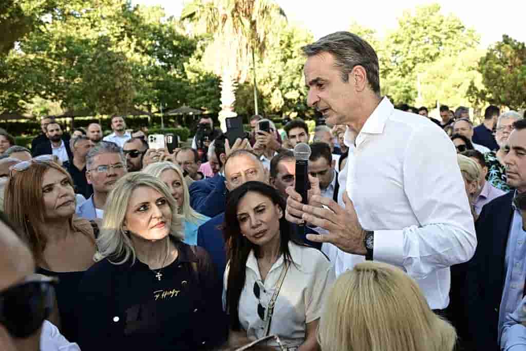Η Γη της Ελιάς: Ο Μάρκος ζητά να δει τον Στέφανο για τελευταία φορά