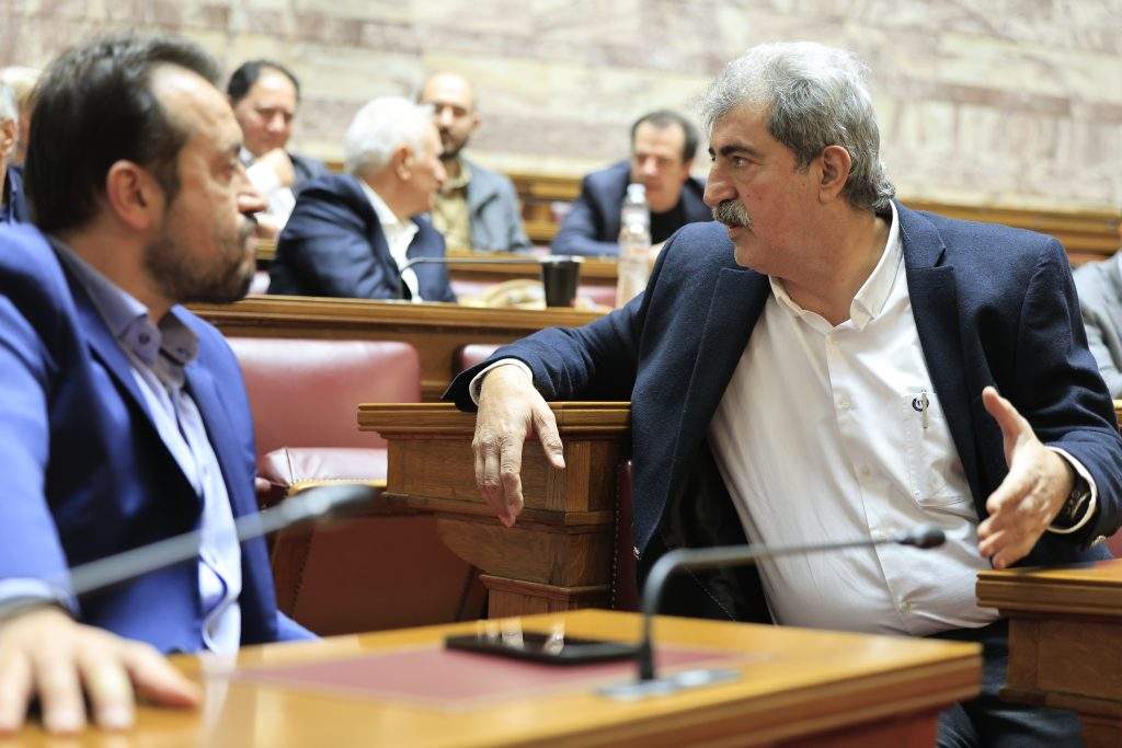Άγιος Έρωτας: Καταρρέει αβοήθητη σε μια λίμνη αίματος