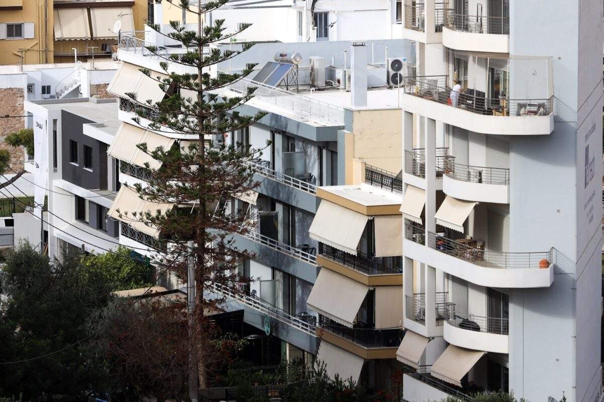Πόνος και δυσκαμψία στα ισχία – 4 απλές ασκήσεις χωρίς εξοπλισμό που τα «ξεκλειδώσουν»
