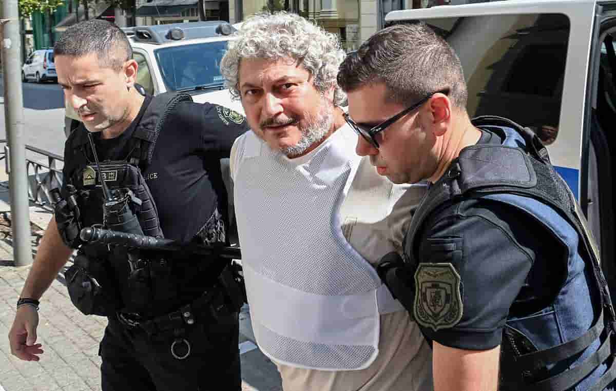 Η «Νίκη της Σαμοθράκης» του Διδυμοτειχίτη Δημήτρη Ναλμπάντη κοσμεί πλέον την είσοδο του αεροδρομίου της Ρόδου