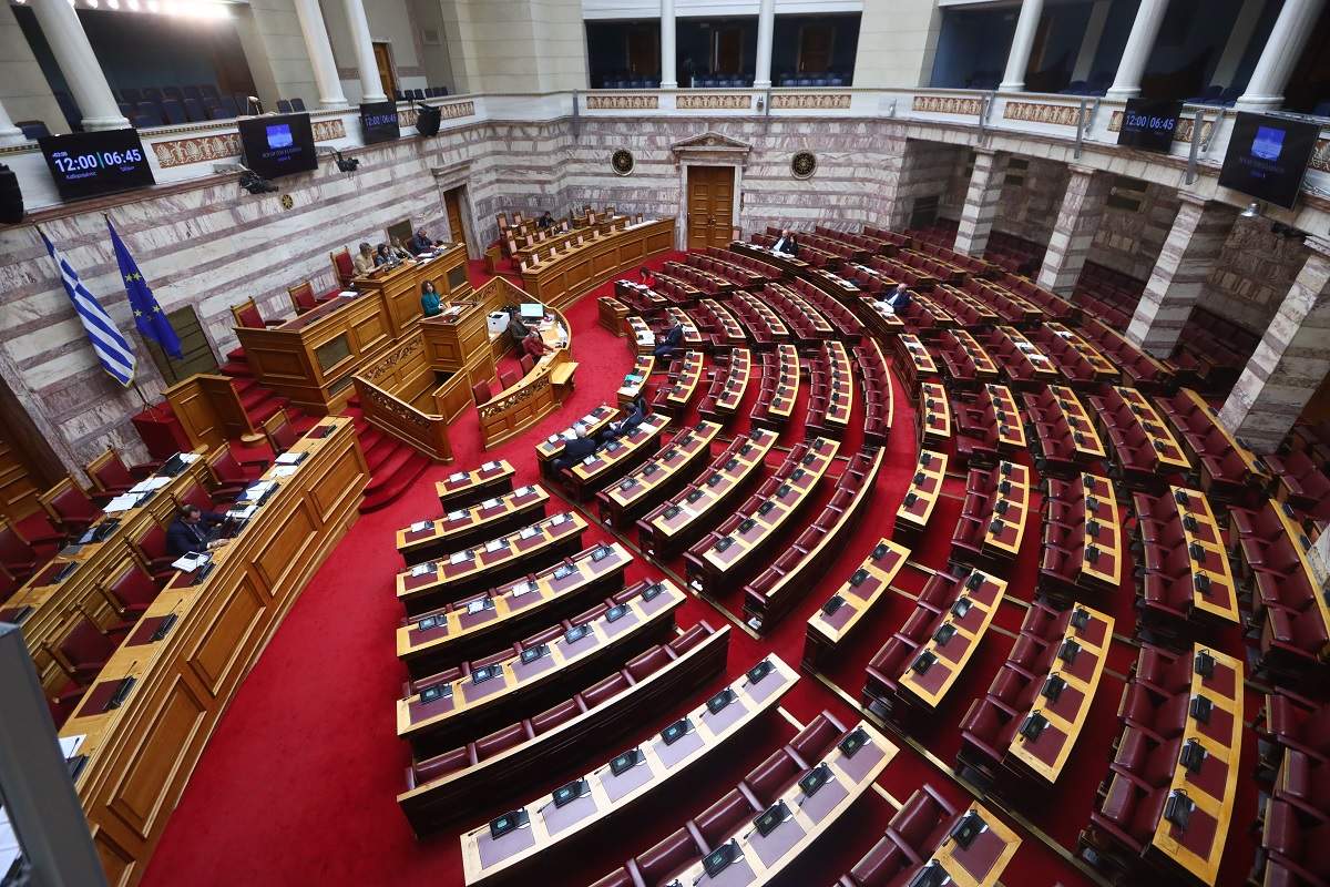 Φαρμακοποιός στο Χαλάνδρι είχε στήσει εργαστήριο ντόπινγκ και παράνομων χαπιών αδυνατίσματος, έκανε εξαγωγές σε 90 χώρες με τζίρο 1 εκατ. ευρώ