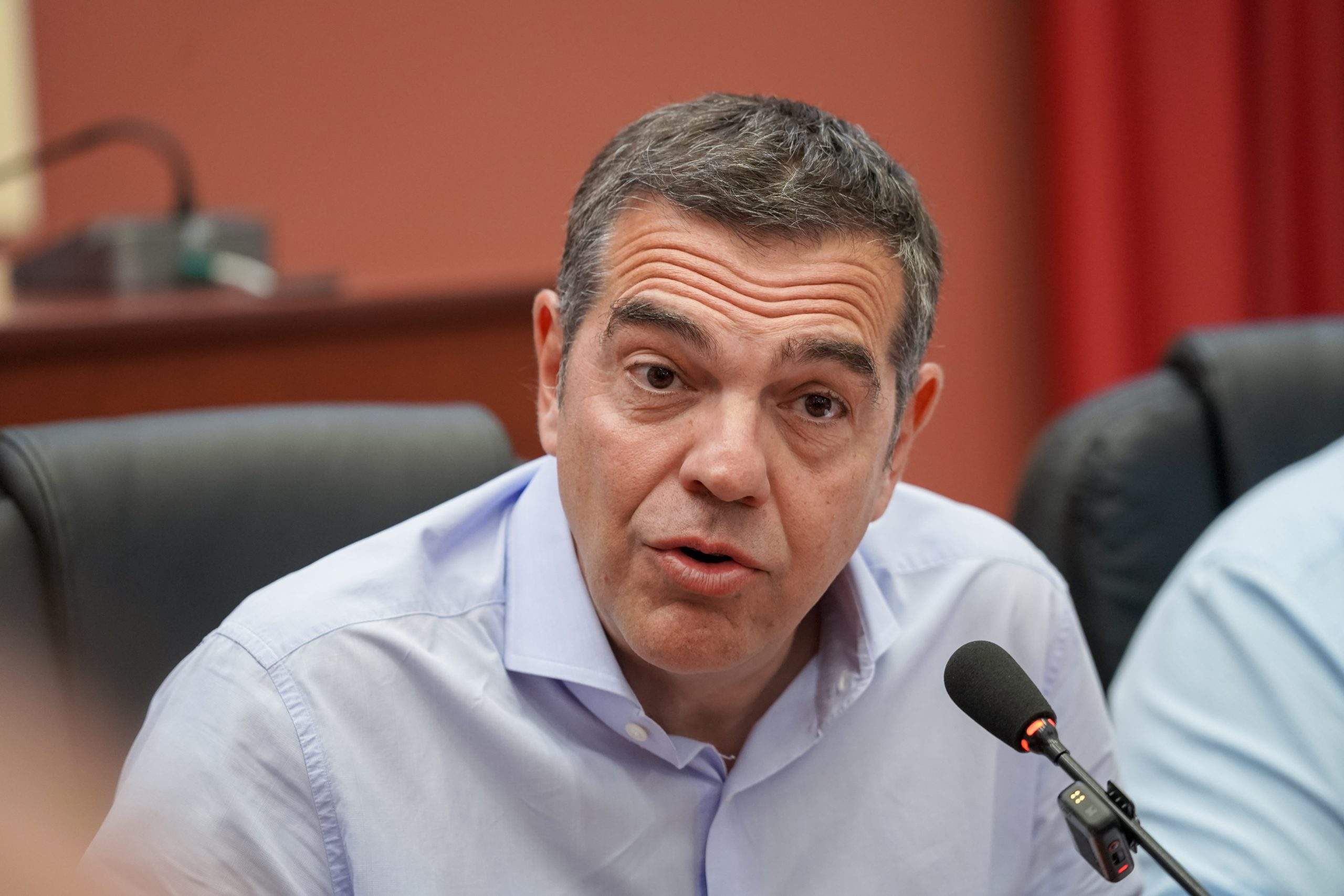 Επεισοδιακή σύλληψη δύο 23χρονων στην Πάρο – Προσπάθησε να εμβολίσει αστυνομικό