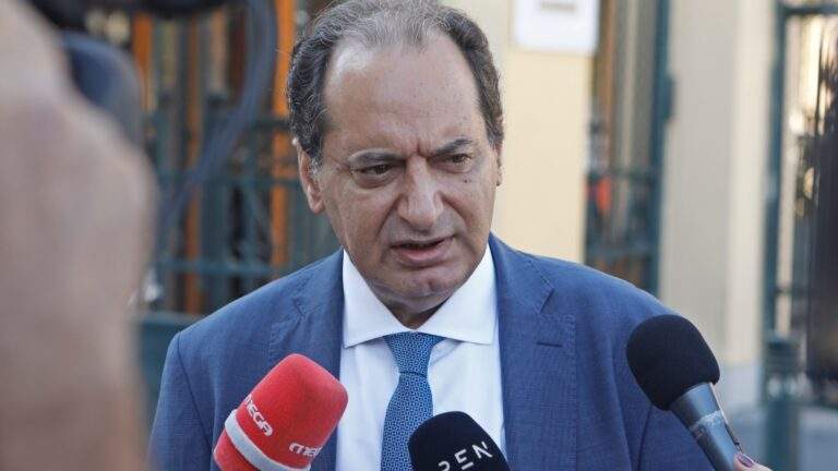Προς πλήρη ανατροπή στο Αίγιο: Εξετάζεται η μητέρα να σκότωσε τον γιο