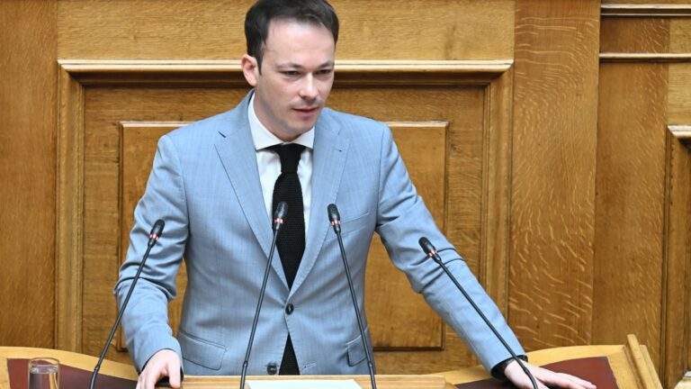 Κατερίνα Λιόλιου: «Είμαι σε ένα πολύ ωραίο μέρος» – Η καλοκαιρινή πόζα δίπλα στο κύμα