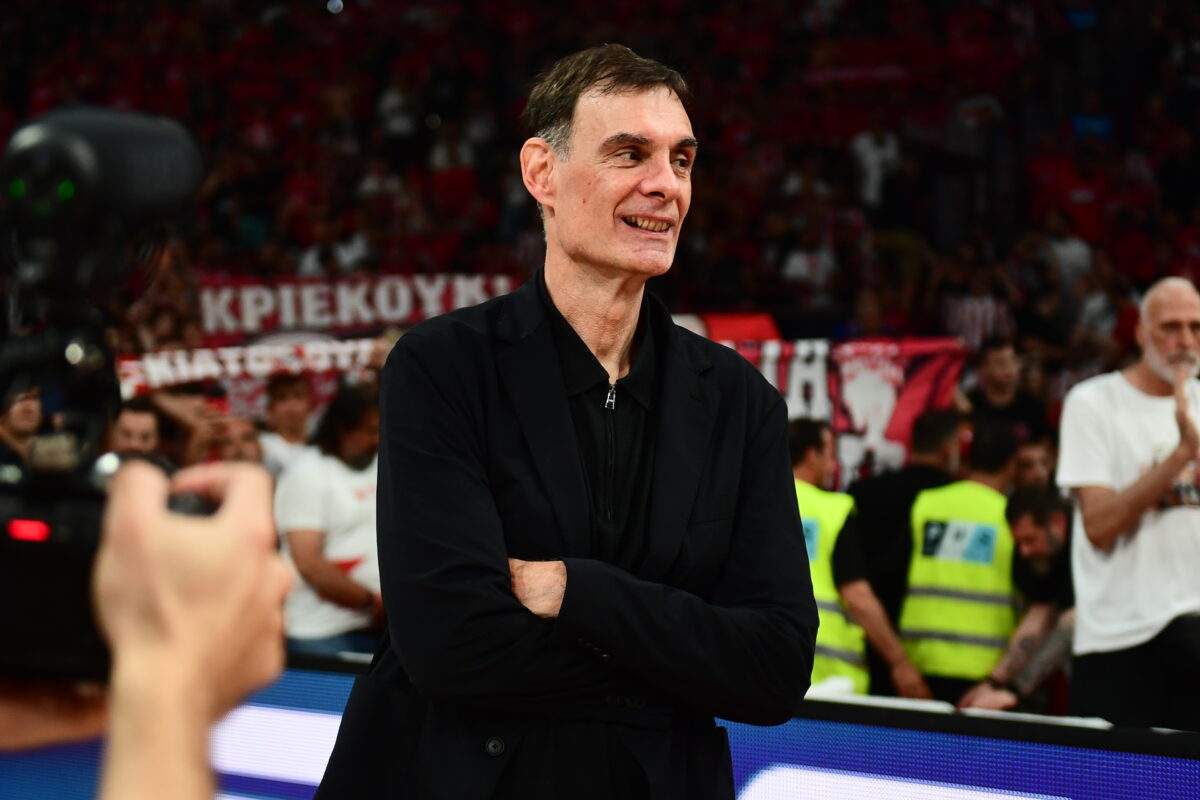 Φωτιά σε δασική έκταση στην Καβάλα – «Λαμπάδιασε» όχημα και επεκτάθηκε