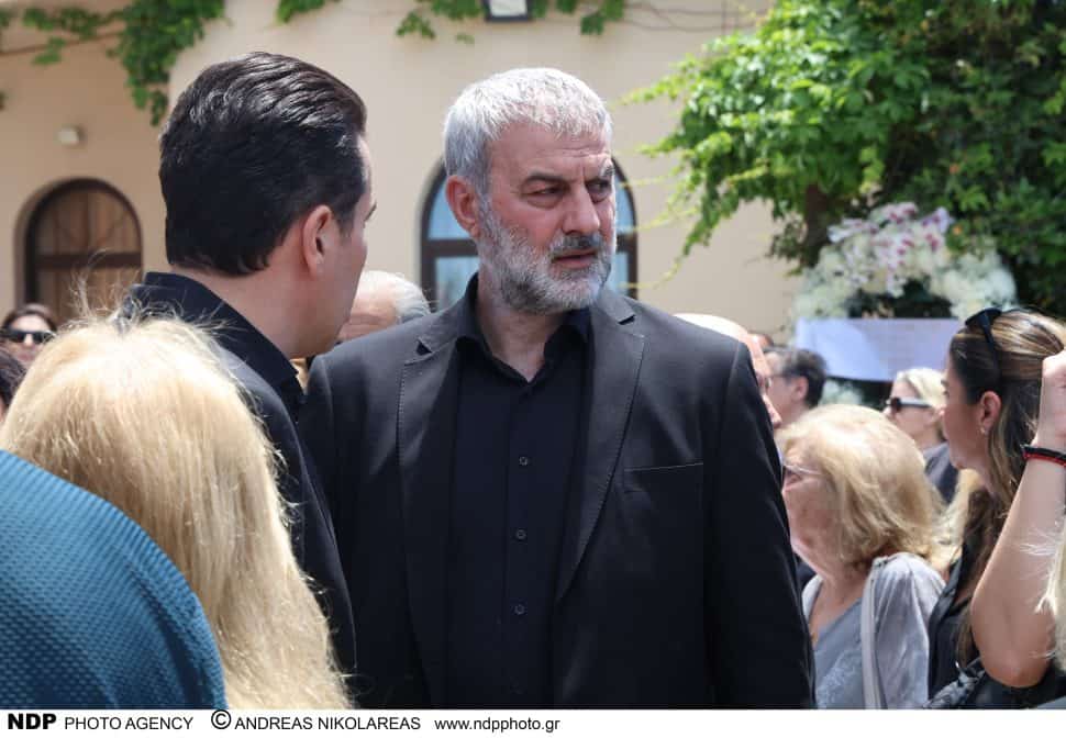 Σεβή Βολουδάκη: Έγραψαν συνθήματα στο γραφείο και το σπίτι της “Θάνατο στη ΝΔ, γκαζάκια στα σπίτια σας” – “Δεν φοβάμαι, δεν κάνω πίσω” (Εικόνες)