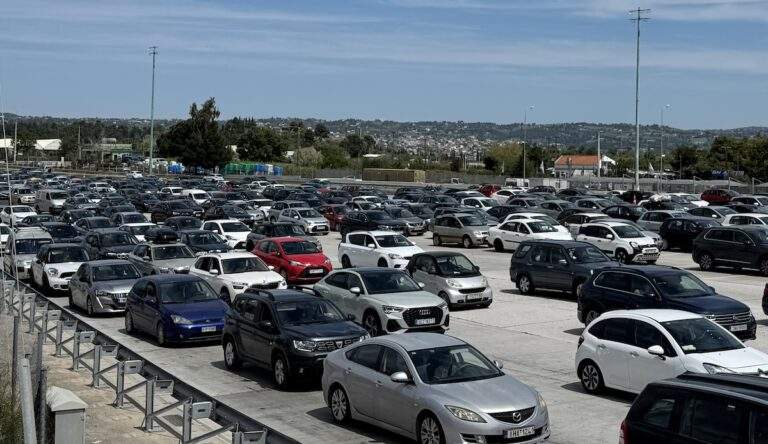Νέα αμερικανικά πλήγματα στο Ιράν: Πύραυλοι έπληξαν το νησί Κεσμ