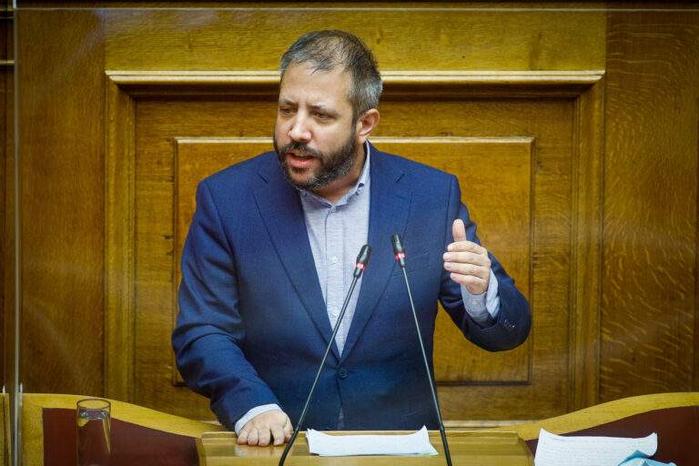 Κυψέλη: Ρωγμές σε σπίτια από τα έργα του Μετρό [εικόνες]