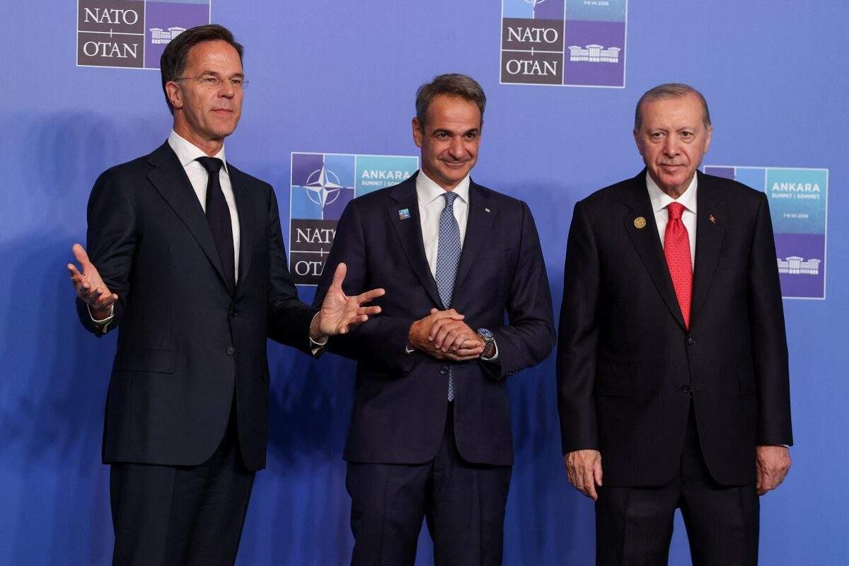 Πώς να προστατευτείτε από τον καύσωνα – Οδηγός επιβίωσης
