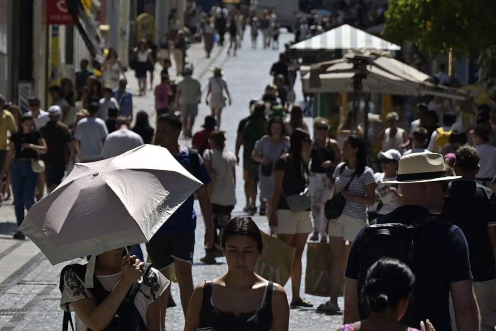 Πανηγυρίζει το ιερό εξωκλήσι του προφήτη Ηλία στον Αχινό
