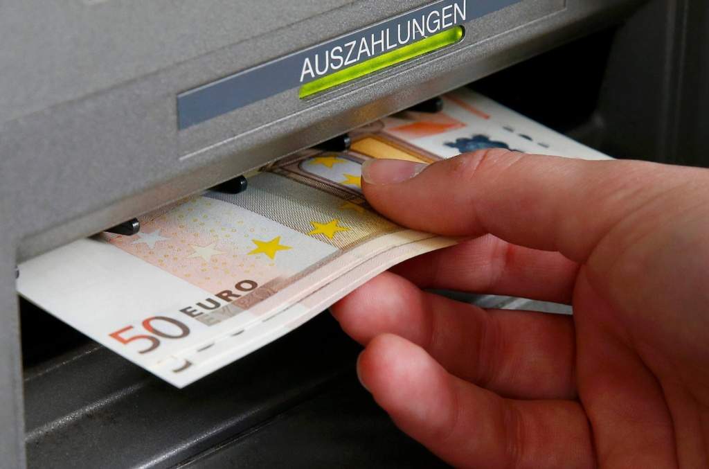 Κύθηρα: Θαλαμηγός προσάραξε σε παραλία – Σώος ο μοναδικός επιβαίνων του σκάφους (Βίντεο)