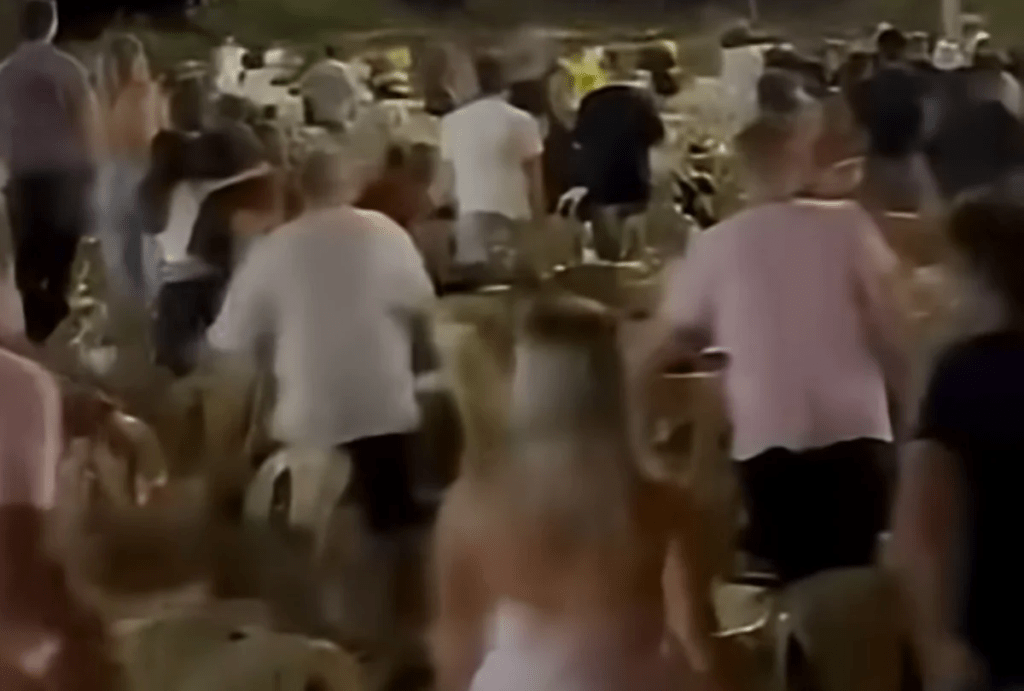Το τελευταίο “αντίο” στον Στέφανο Μάνο – Ποιοι έδωσαν το “παρών” (Εικόνες)