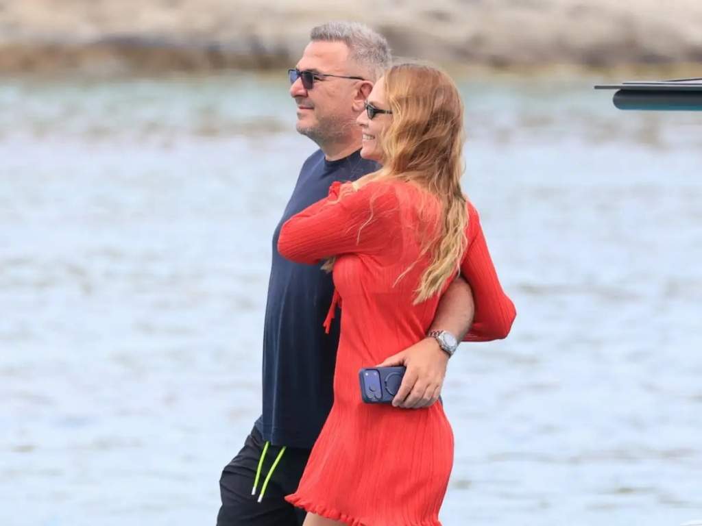Φωτιά στο Κορωπί: Επιχειρούν 17 οχήματα και 4 εναέρια μέσα