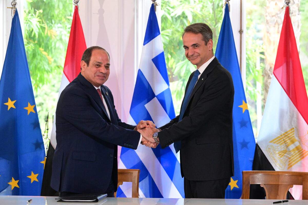 Τελωνείο Ευζώνων: Ουρές χιλιομέτρων για την τουριστική σεζόν