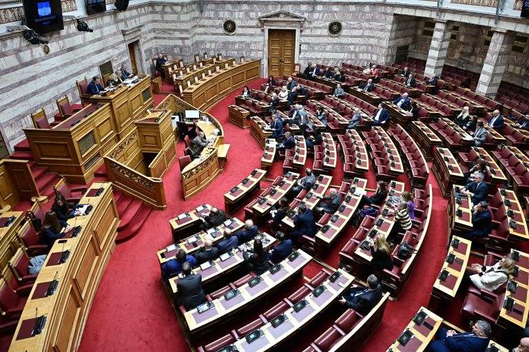 Άργος: Θρίλερ με νεκρό άνδρα μέσα σε πάρκο – Εντοπίστηκε από περαστικούς